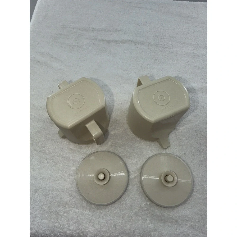 Vintage Tupperware Creamer and Sugar Bowl Set 1414-4 1415-2